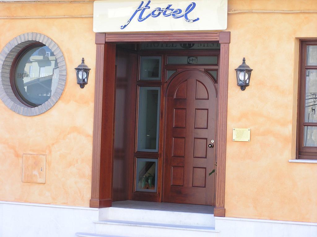 Hotel Mistral Portoscuso Exterior foto